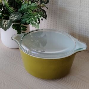 Vintage Pyrex Olive Green Pyrex  1 1/2 Quart Casserole Dish 474-8 with Clear Lid